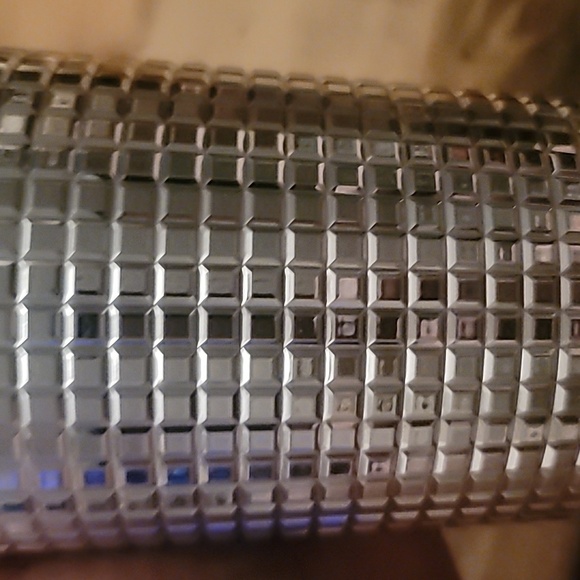 Starbucks 2023 Holiday Silver Chrome Grid Tumbler 24oz Venti Size - Picture 7 of 8